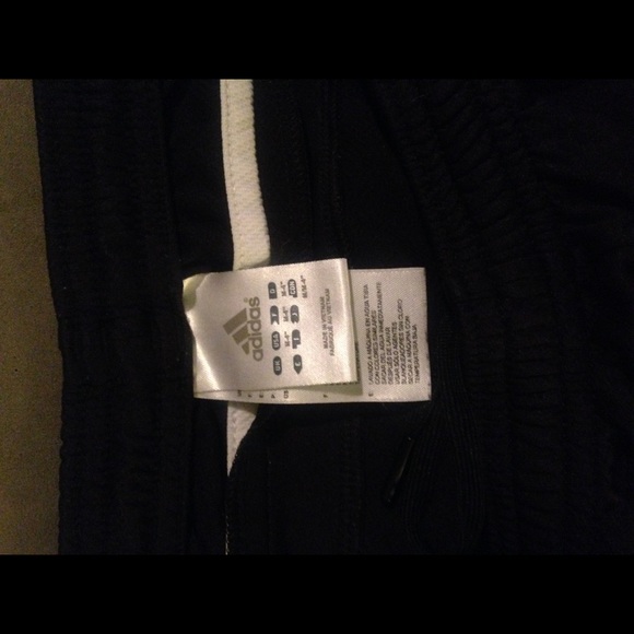 Adidas black running shorts like-new size medium - Picture 3 of 3